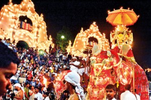 The dazzle of Duruthu Perahera | Times Online - Daily Online Edition of ...