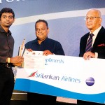 Denzil Peiris Young Reporter of the Year: Senuka Jayakody of the Sunday Times receiving his award from Kumar Nadesan,  Chairman SLPI (right) and Deepal Perera, Head of Corporate Communications,  SriLankan Airlines (centre)